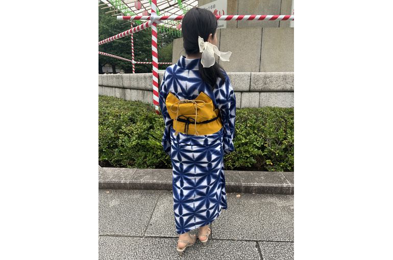 うしろ