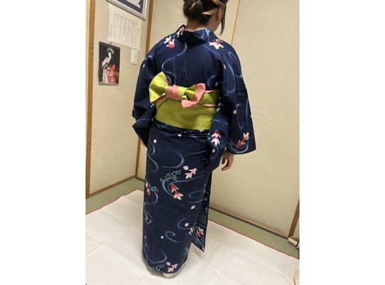 うしろ